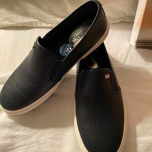 MICHAEL KORS BLACK SNEAKERS